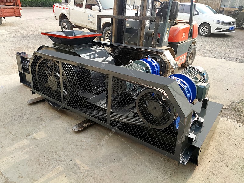 对辊细碎机_小型细碎对辊机,新型制砂细碎机生产视频/型号图片